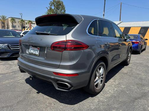 Silver 2018 Porsche Cayenne Cayenne