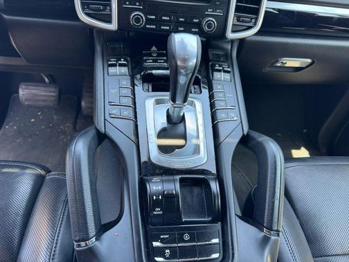 Silver 2018 Porsche Cayenne Cayenne