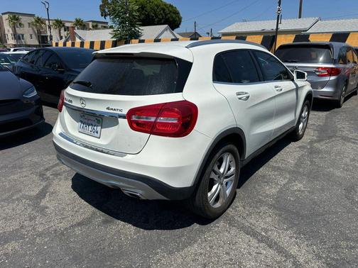 White 2017 Mercedes-Benz GLA 250 4MATIC