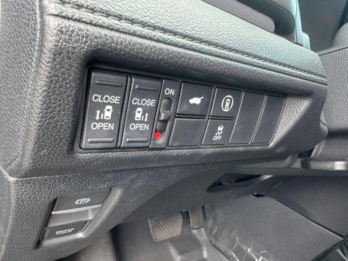 Black 2023 Honda Odyssey Sport