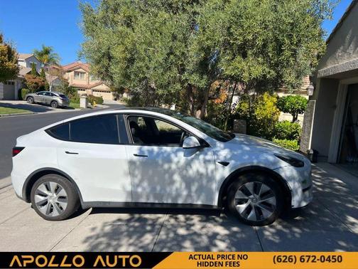 2022 Tesla Model Y Long Range Dual Motor All-Wheel Drive