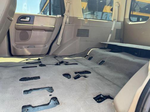 Black 2004 Ford Expedition Eddie Bauer