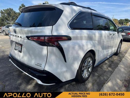 2022 Toyota Sienna XSE 7 Passenger