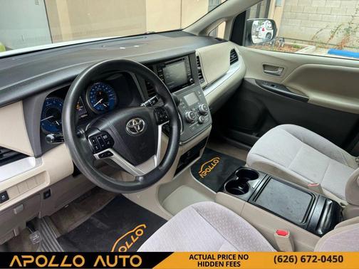 2018 Toyota Sienna LE