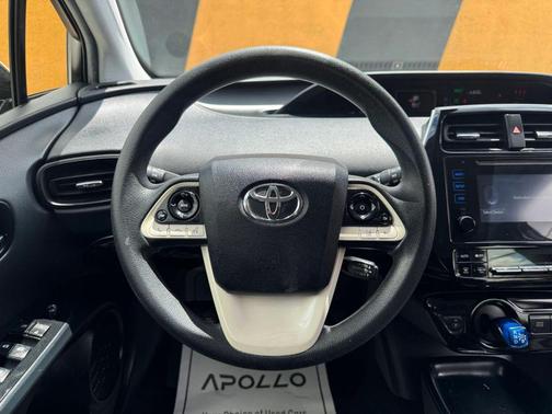 White 2018 Toyota Prius Two