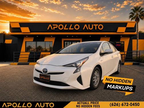 White 2018 Toyota Prius Two