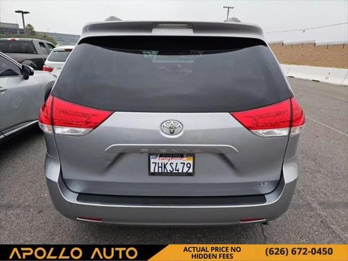 2011 Toyota Sienna LE