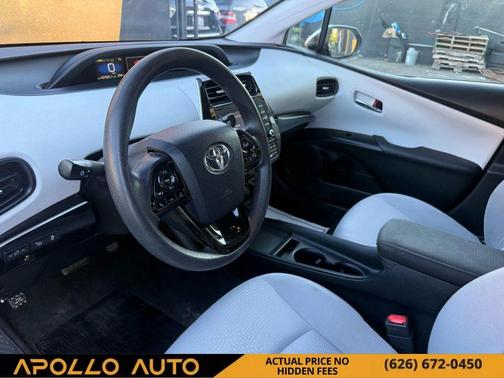 2022 Toyota Prius LE