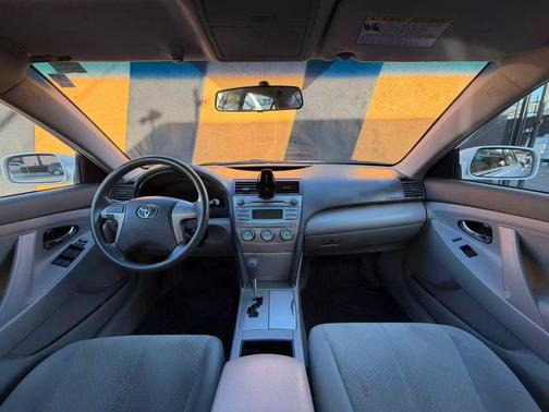 White 2009 Toyota Camry LE