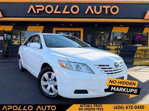 White 2009 Toyota Camry LE