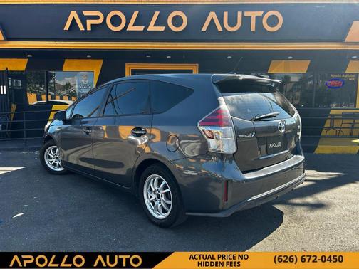2016 Toyota Prius v Three