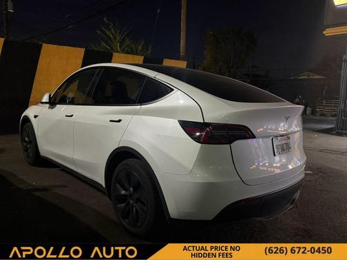 2024 Tesla Model Y Long Range Sport Utility 4D