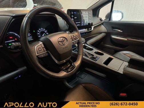 2021 Toyota Sienna XSE 7 Passenger