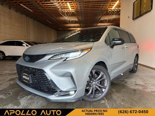 2021 Toyota Sienna XSE 7 Passenger