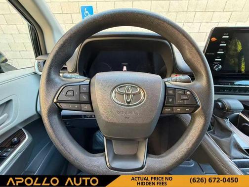 2024 Toyota Sienna LE