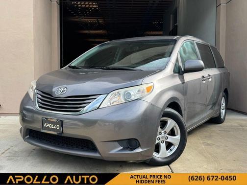 2017 Toyota Sienna LE