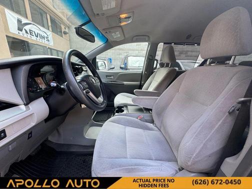 2017 Toyota Sienna LE