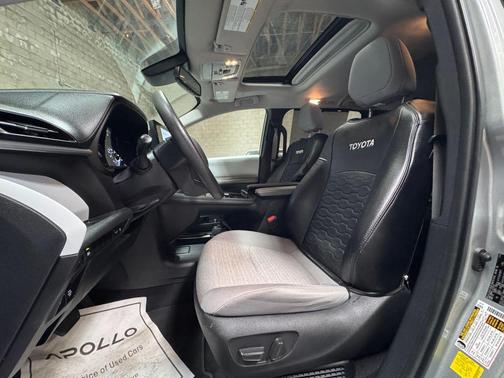 Gray 2025 Toyota Sienna LE