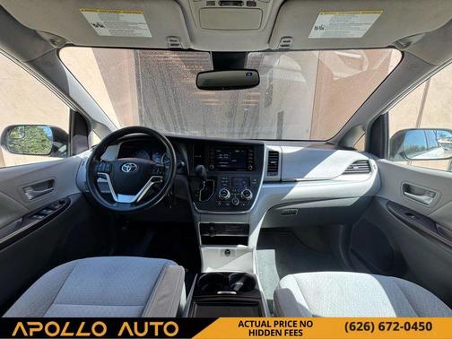2019 Toyota Sienna LE