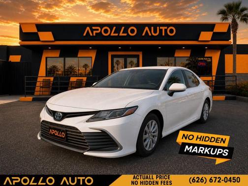 White 2022 Toyota Camry LE