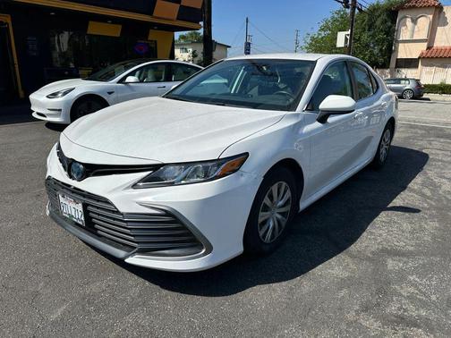 White 2022 Toyota Camry LE