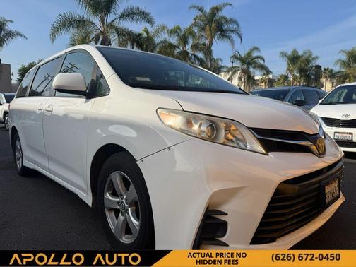 2018 Toyota Sienna LE