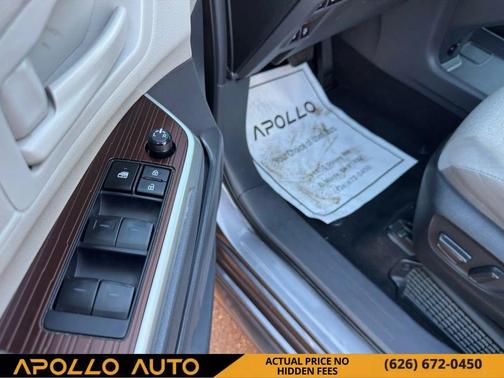 2023 Toyota Sienna LE