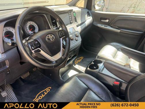 2019 Toyota Sienna SE