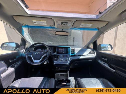 2017 Toyota Sienna SE