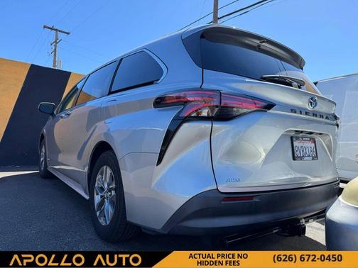 2021 Toyota Sienna LE