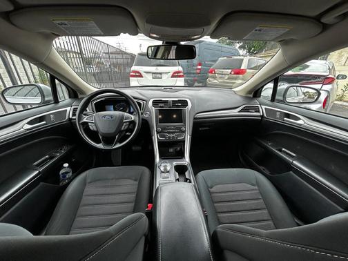 2020 Ford Fusion Hybrid SE