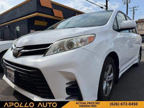 2019 Toyota Sienna LE