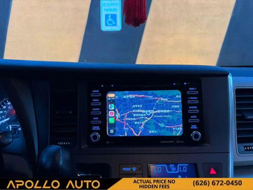 2019 Toyota Sienna LE