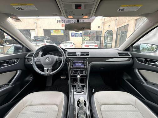 Silver 2014 Volkswagen Passat 1.8T Auto Sport