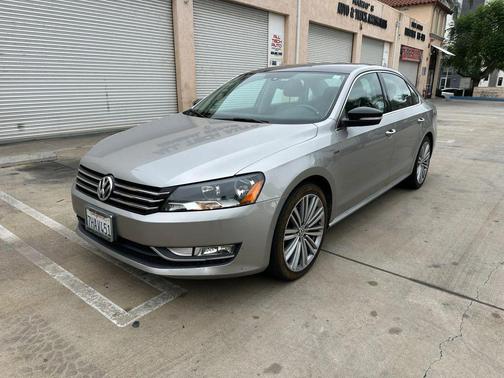 Silver 2014 Volkswagen Passat 1.8T Auto Sport