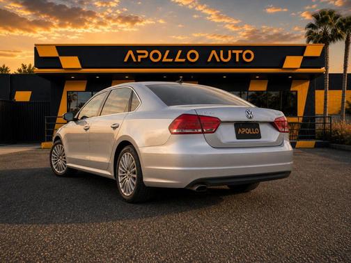 Silver 2014 Volkswagen Passat 1.8T Auto Sport