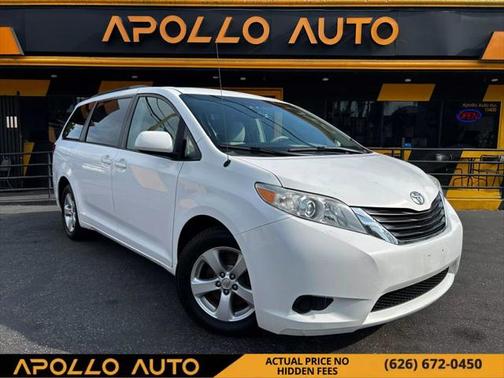 2011 Toyota Sienna LE