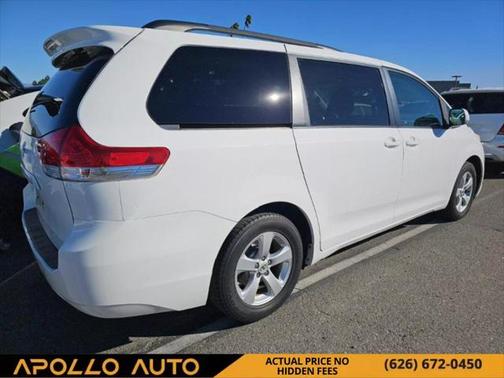 2011 Toyota Sienna LE