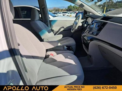 2011 Toyota Sienna LE