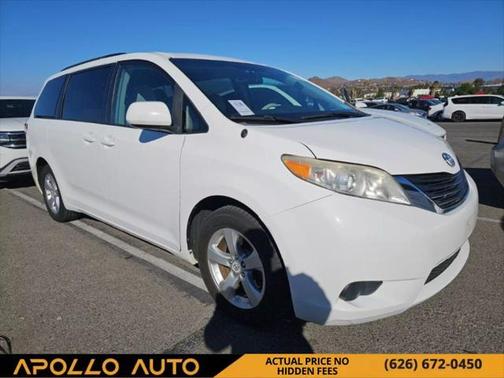 2011 Toyota Sienna LE