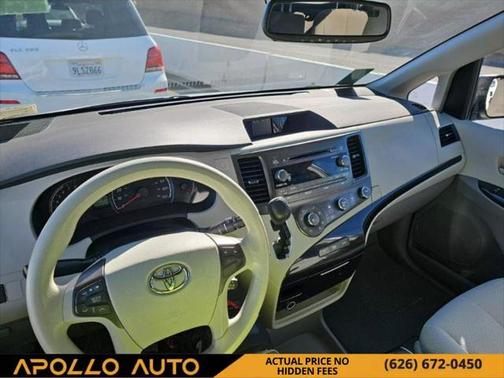 2011 Toyota Sienna LE