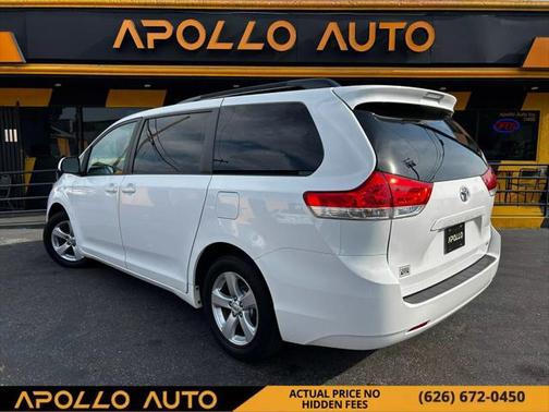 2011 Toyota Sienna LE