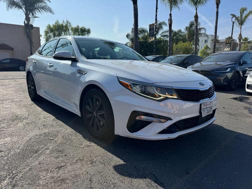 White 2019 Kia Optima EX