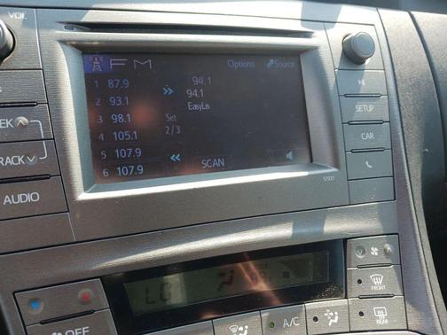 White 2015 Toyota Prius Two