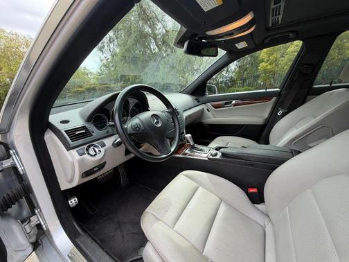 White 2011 Mercedes-Benz C-Class Luxury