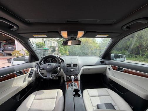 White 2011 Mercedes-Benz C-Class Luxury