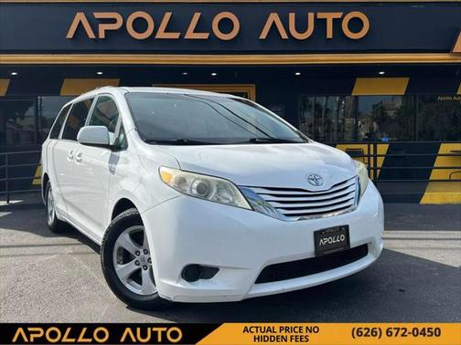 2015 Toyota Sienna LE