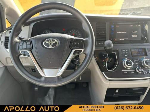 2015 Toyota Sienna LE