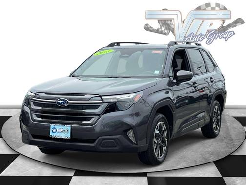 Magnetite Gray Metallic 2025 Subaru Forester Premium
