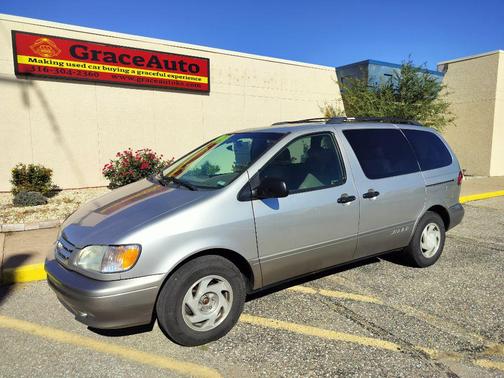 2001 Toyota Sienna LE